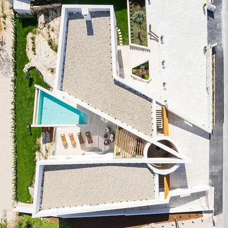 Di Polisane * Policnik